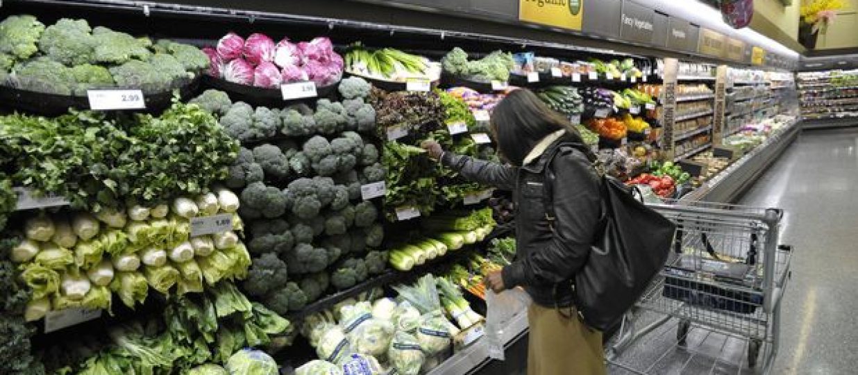 Paper or plastic? Canadian scientist at centre of grocery debate